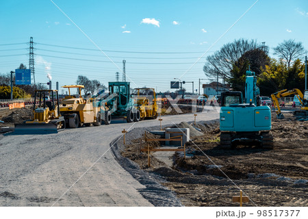 幹線道路の車線を増やす工事 国道17号上武道路 上り方向 2022.12下　d-3 ライトトーン 98517377