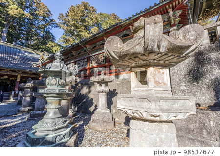 冬晴れの日光東照宮 石灯籠 栃木県日光市 冬晴れの日光東照宮 石灯籠 栃木県日光市 98517677