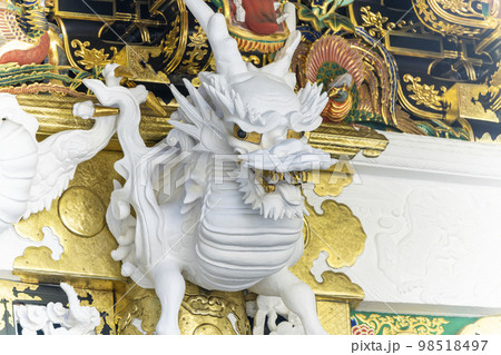 冬晴れの日光東照宮　陽明門　龍馬　栃木県日光市 98518497