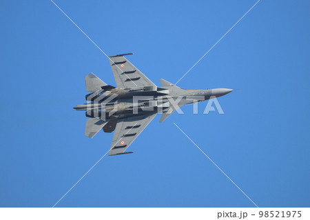 インド空軍スホーイSu-30MKI上昇旋回 98521975