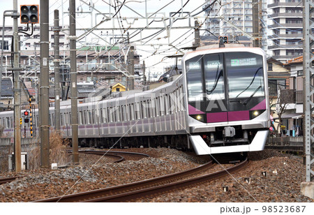 鉄道　私鉄・東京メトロ半蔵門線・東急・東武乗り入れ 東京メトロ08系 98523687