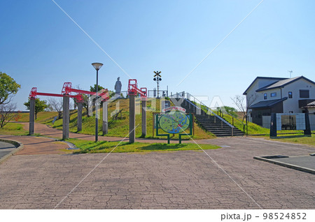 佐賀市の観光スポット筑後川昇開橋が展望できる諸富鉄橋展望公園 98524852