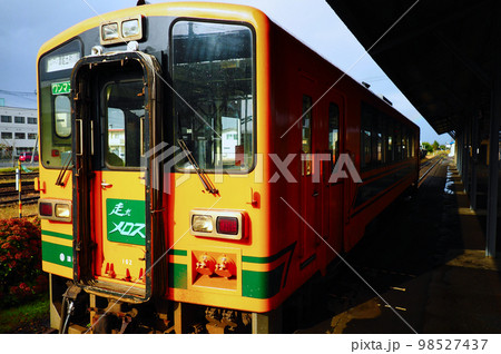 津軽鉄道の汽車 津軽21形（走れメロス） 98527437