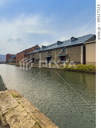 北海道 小樽運河と石造倉庫群 / Otaru Canal, Japan 98527523
