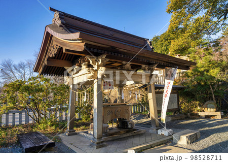 早朝の総社 八雲神社　手水舎　栃木県足利市 98528711