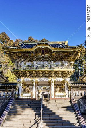 冬晴れの日光東照宮 陽明門 栃木県日光市 冬晴れの日光東照宮 陽明門 栃木県日光市 98528736