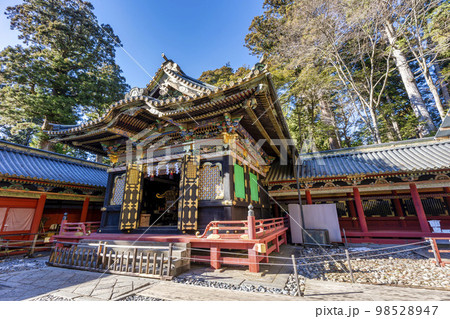 冬晴れの日光東照宮　神輿舎　栃木県日光市 98528947