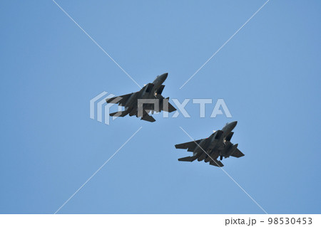 F-15 イーグル 戦闘機 編隊飛行 F-15 イーグル 戦闘機 編隊飛行 98530453