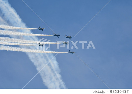 T-4ブルーインパルス アクロバット飛行 T-4ブルーインパルス アクロバット飛行 98530457