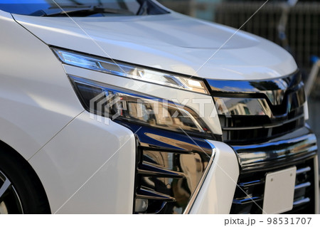 車のヘッドライト イメージ 車のヘッドライト イメージ 98531707