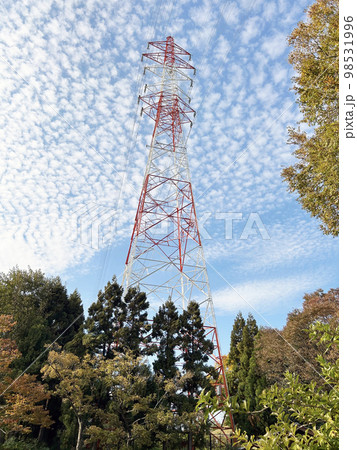 鉄塔と青空2 98531996