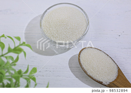 ラカンカとエリスリトールを配合した低カロリー・糖類ゼロの甘味料。糖質制限をしている人がよく使っている 98532894
