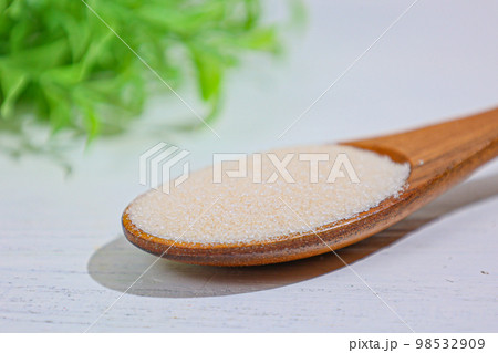 ラカンカとエリスリトールを配合した低カロリー・糖類ゼロの甘味料。糖質制限をしている人がよく使っている 98532909