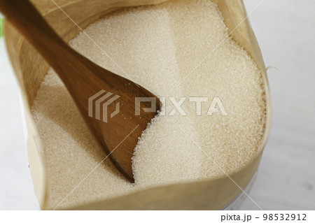 ラカンカとエリスリトールを配合した低カロリー・糖類ゼロの甘味料。糖質制限をしている人がよく使っている 98532912