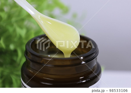 生ローヤルゼリー（健康食品、公正マーク付きの高品質のもの） 98533106