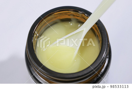 生ローヤルゼリー（健康食品、公正マーク付きの高品質のもの） 98533113