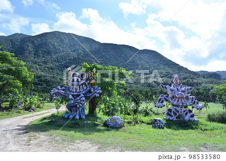 石垣島の巨大シーサー 石垣島の巨大シーサー 98533580