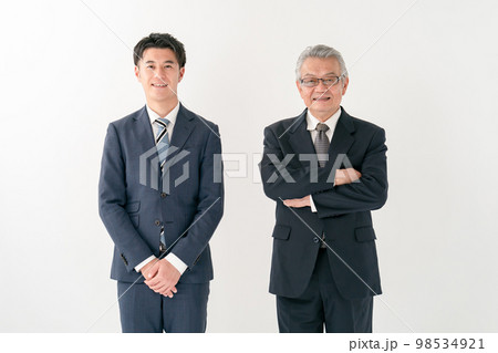 ビジネスマン 2人 親子 ビジネスマン 2人 親子 98534921