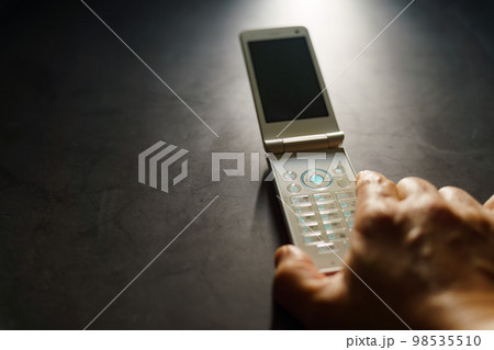 携帯電話 ガラケー 98535510