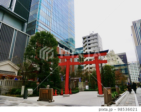 「東京都日本橋」福徳神社（芽吹稲荷） 98536021