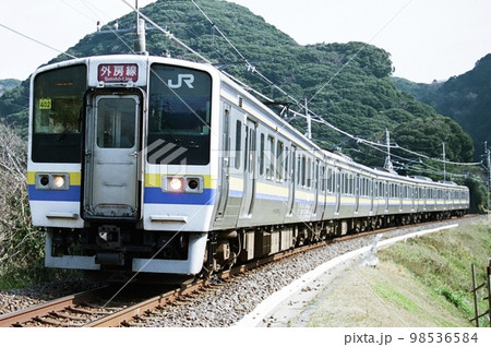 JR東日本211系3000番台：房総色の写真素材 [98536584] - PIXTA