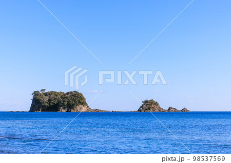 九龍島と鯛島 和歌山県串本町 98537569