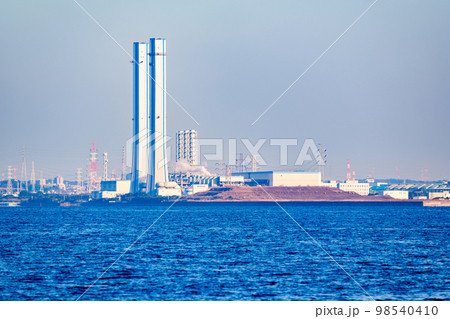 千葉 火力発電所　【 化石燃料 による 発電 の イメージ 】 98540410