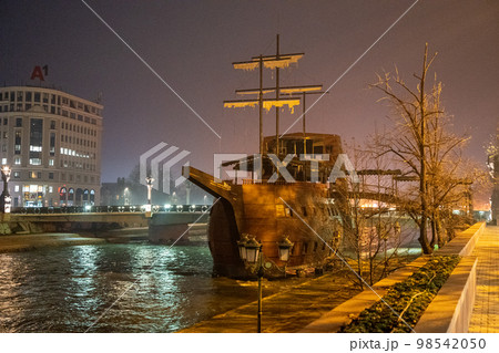 北マケドニア スコピエ 市街 North Macedonia Skoplje City 98542050