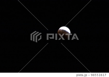 月食の夜 98551617