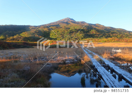 鳥海山とその周辺の秋 鳥海山とその周辺の秋 98551735