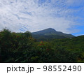鳥海山とその周辺の秋 98552490