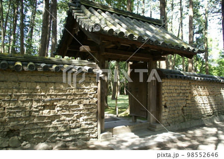 唐招提寺・御廟の門 98552646