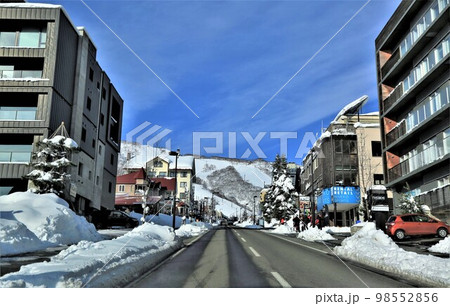 ニセコひらふ地区・ひらふ坂(北海道倶知安町) ニセコひらふ地区・ひらふ坂(北海道倶知安町) 98552856