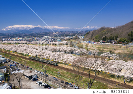 白石川堤一目千本桜とJR東北本線 98553815