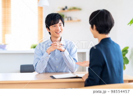 女性 男性 コンサルタント リビング 保険 金融 営業 女性 男性 コンサルタント リビング 保険 金融 営業 98554457