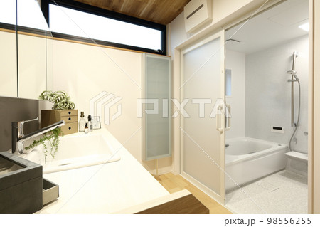 デザイナーズハウス お洒落な洗面脱衣室 98556255