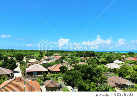 沖縄 青空の竹富島 沖縄 青空の竹富島 98556632