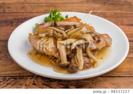 チキンのキノコ餡かけソース 98557227