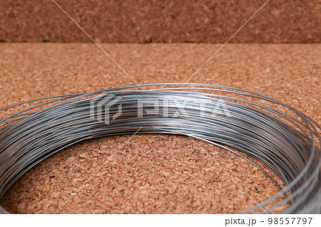 針金, ワイヤー, 金属, 鉄, アルミ, コイル状, 作業, 縛る, 材料, DIY 98557797