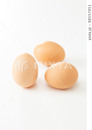 たまご　白バック 98557951