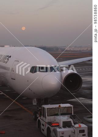 有明の月と飛行機 有明の月と飛行機 98558860