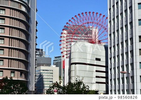 大阪梅田の都市風景 大阪梅田の都市風景 98560826