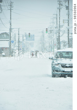 雪道での運転 雪道での運転 98560964