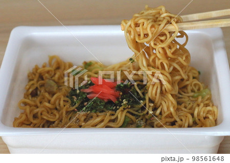カップ焼きそば カップ焼きそば 98561648