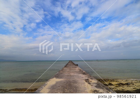 黒島の伊古桟橋 98561921