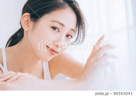 女性　ビューティー 98563041