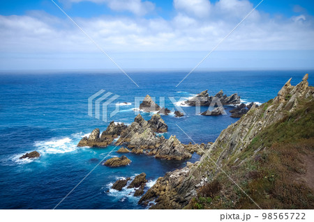 Ortigueira cliffs and atlantic ocean, Galicia, Spain 98565722