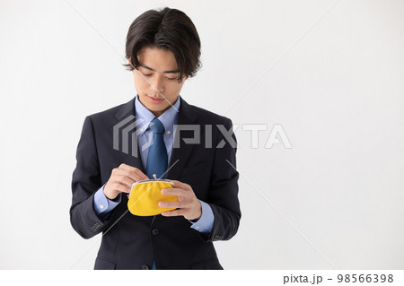 ビジネスマン　金欠　財布　がま口 98566398