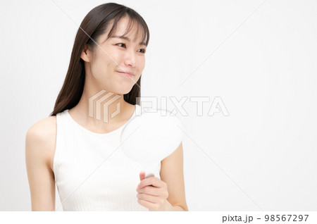 ビューティー　笑顔　女性 98567297