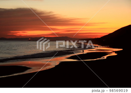 伊良湖岬の夕暮れ 伊良湖岬の夕暮れ 98569019